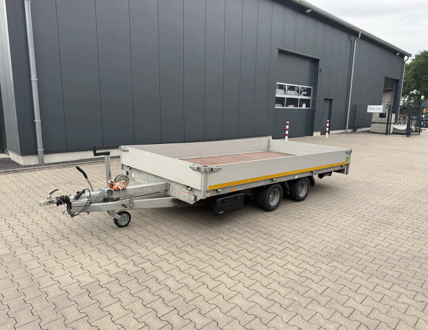 Autotransporter der Mietschmiede – Ansicht 2